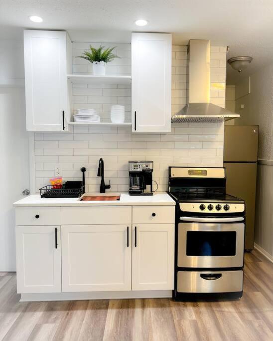 Sparkling Guest Home 2 Bedroom-15 Minutes To Clearwater Beach エクステリア 写真