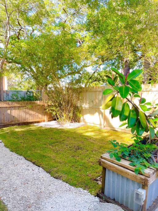 Sparkling Guest Home 2 Bedroom-15 Minutes To Clearwater Beach エクステリア 写真